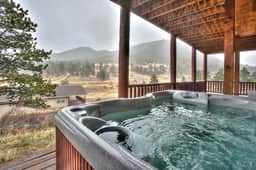 Estes Elk House- Large Family Home with Hot Tub!