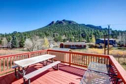 Lakeshore Retreat