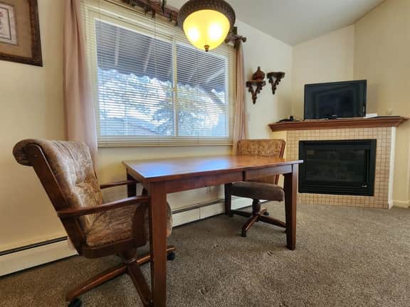 Cascade Suite 226- With Seasonal Pool Access