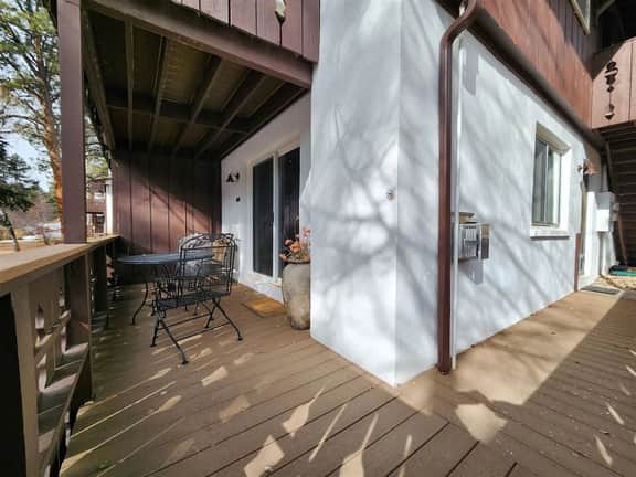 Cascade Suite 225- With Seasonal Pool Access!