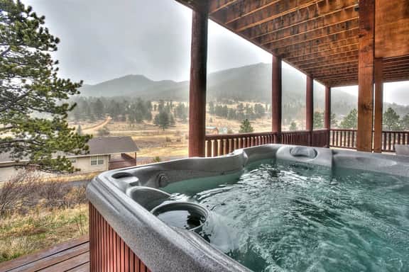 Estes Elk House- Large Family Home with Hot Tub!