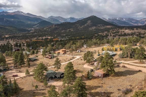 Larkspur Retreat- Breathtaking Views of Longs Peak