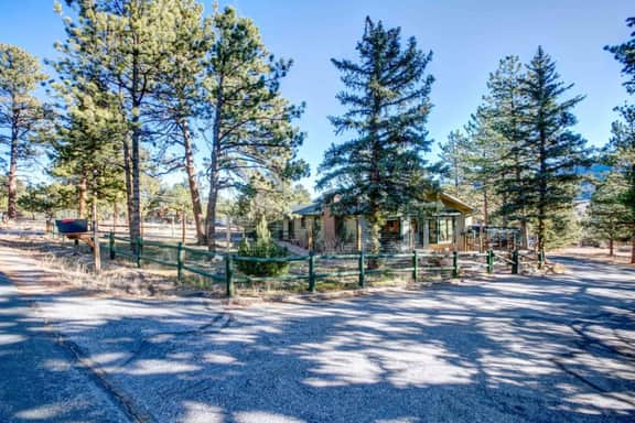 Pineview House