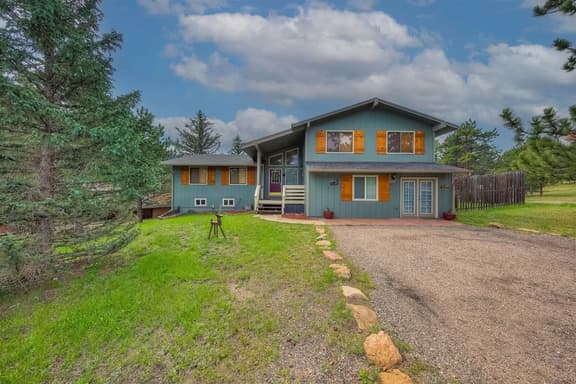 Bear Tracks- Game Room with a Big Backyard!