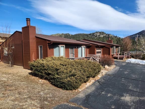 Nystrom-Antique cozy one-story condo