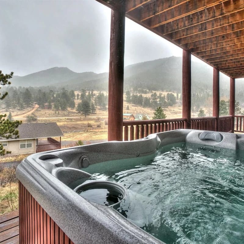 Estes Elk House- Large Family Home with Hot Tub!